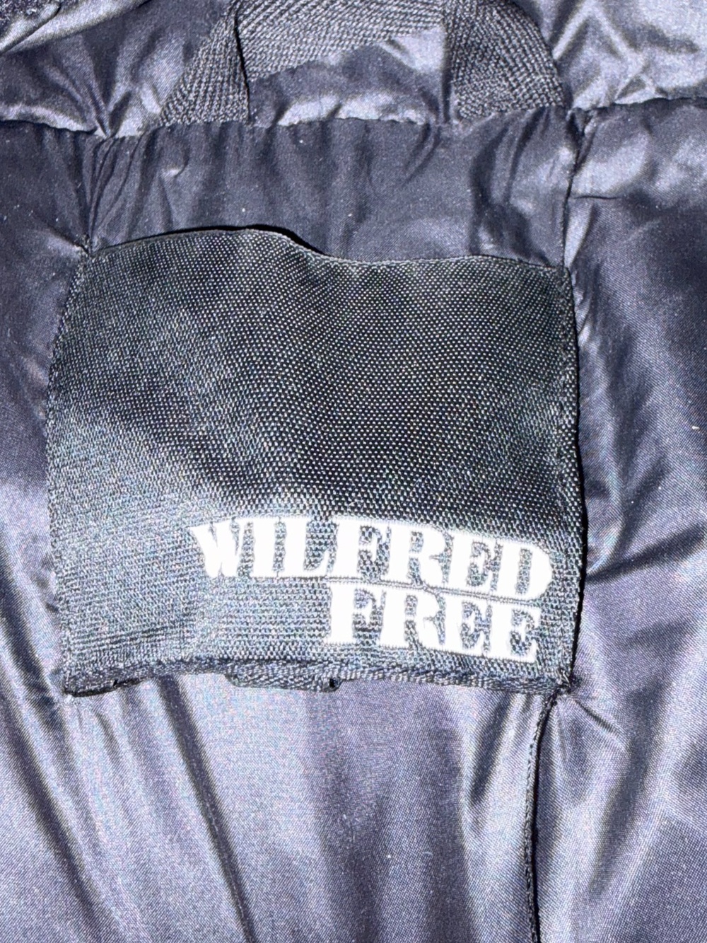 Aritzia Wilfred Free Black Puffer Jacket
